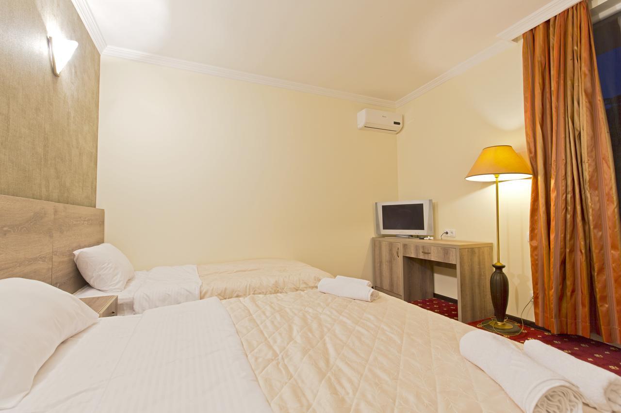 Orange Hotel ゴニオ エクステリア 写真